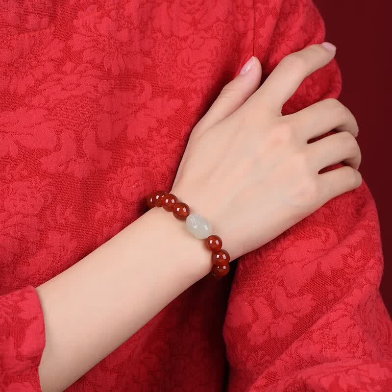 Red Agate & Hetian Jade Pixiu Bracelet – A Bold Welcome to the Year of the Horse