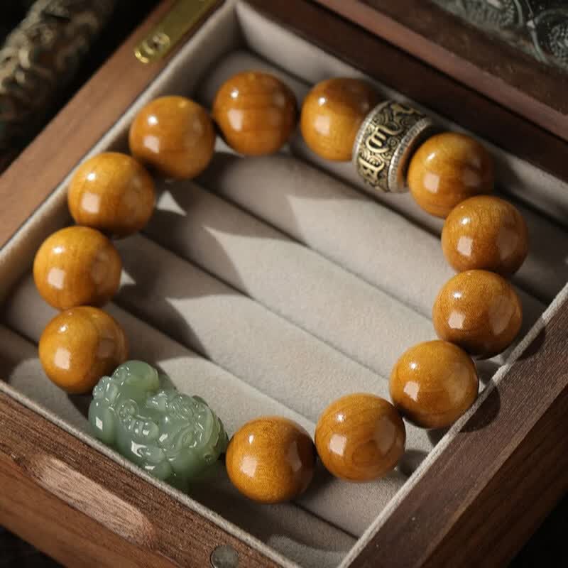 Golden Nanmu Pixiu Bracelet – A Collector‘s Piece for the Year of the Horse
