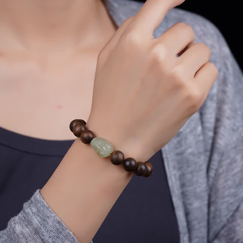 Brunei Agarwood & Qing Jade Pixiu Bracelet – A Fragrance That Lingers, A Fortune That Endures